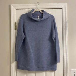 Super adorable brand new Free People sweater